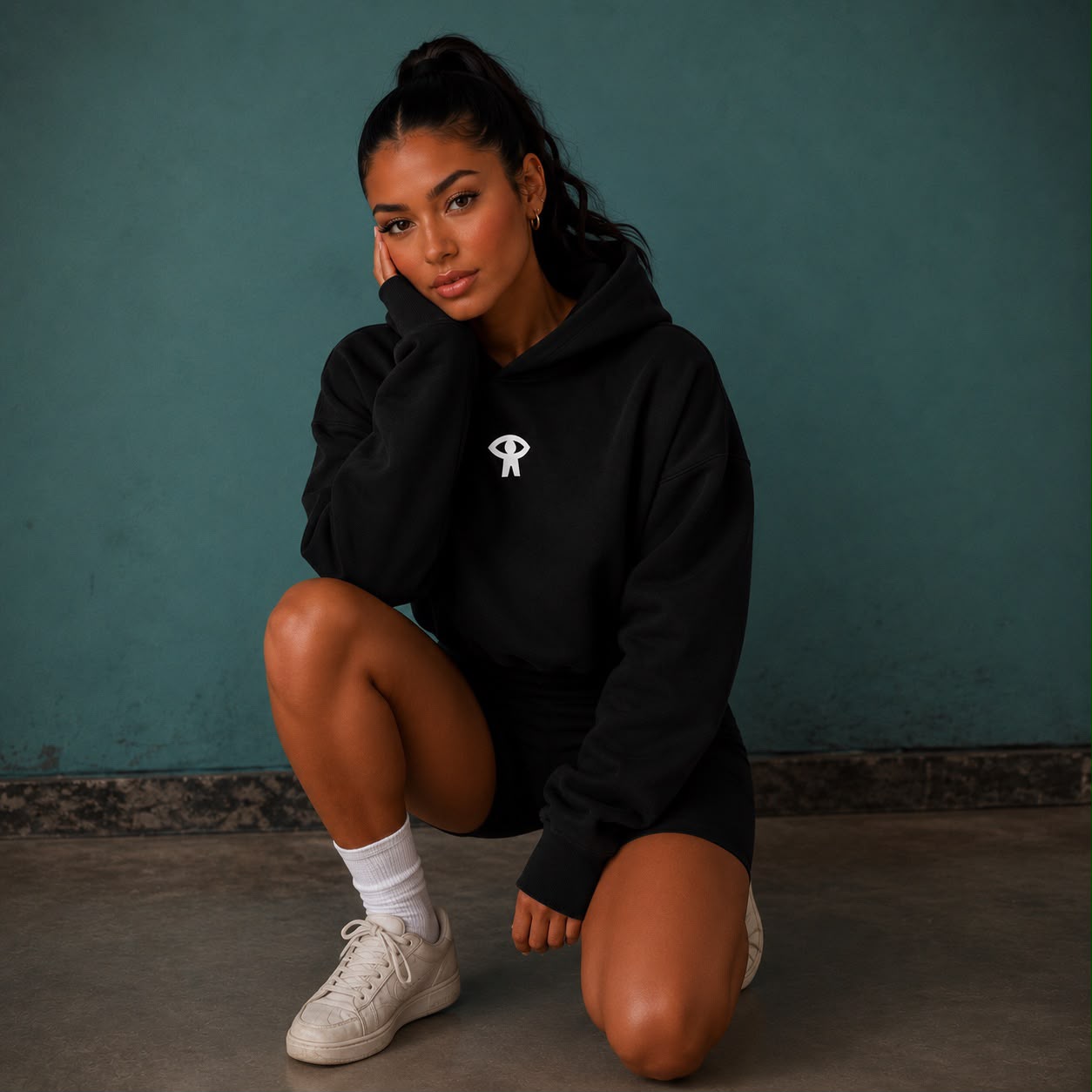 Essential Cropped Hoodie